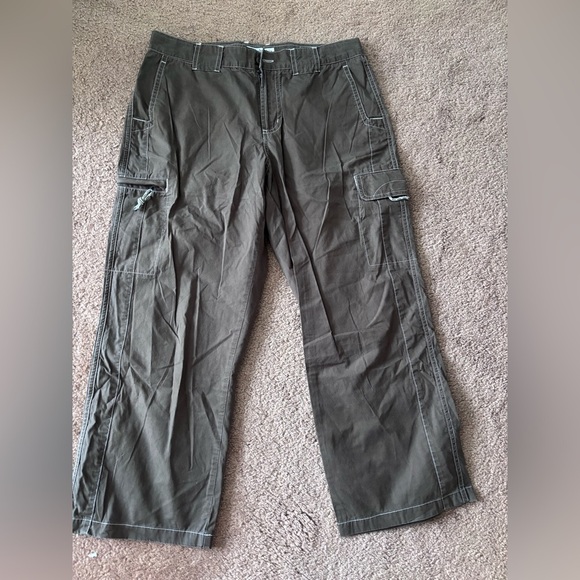 Columbia Pants - Columbia Women's Dark Gray Cargo Capris